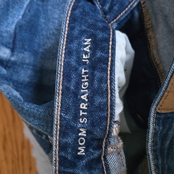American Eagle Mom Straight Jean, Women's 6 Regular, Great Condition - Picture 8 of 13